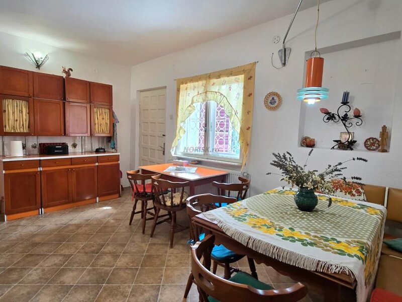 Albestii de Arges, refugiu de weekend sau business turistic, vila spatioasa, teren 1632 mp